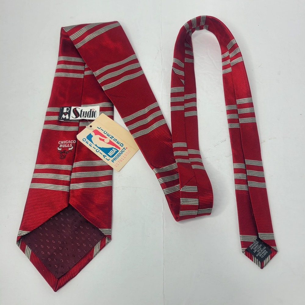 VTG 90s Chicago Bulls Tie RM Studio Silk NBA Basketball Red Striped Logo USA - Picture 2 of 4